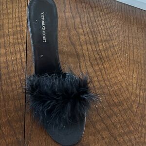 Victoria's Secret Black Feathered Slippers Sz 10